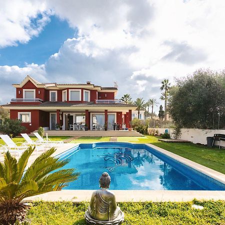 Red House Bed & Breakfast Лукмахор Екстериор снимка