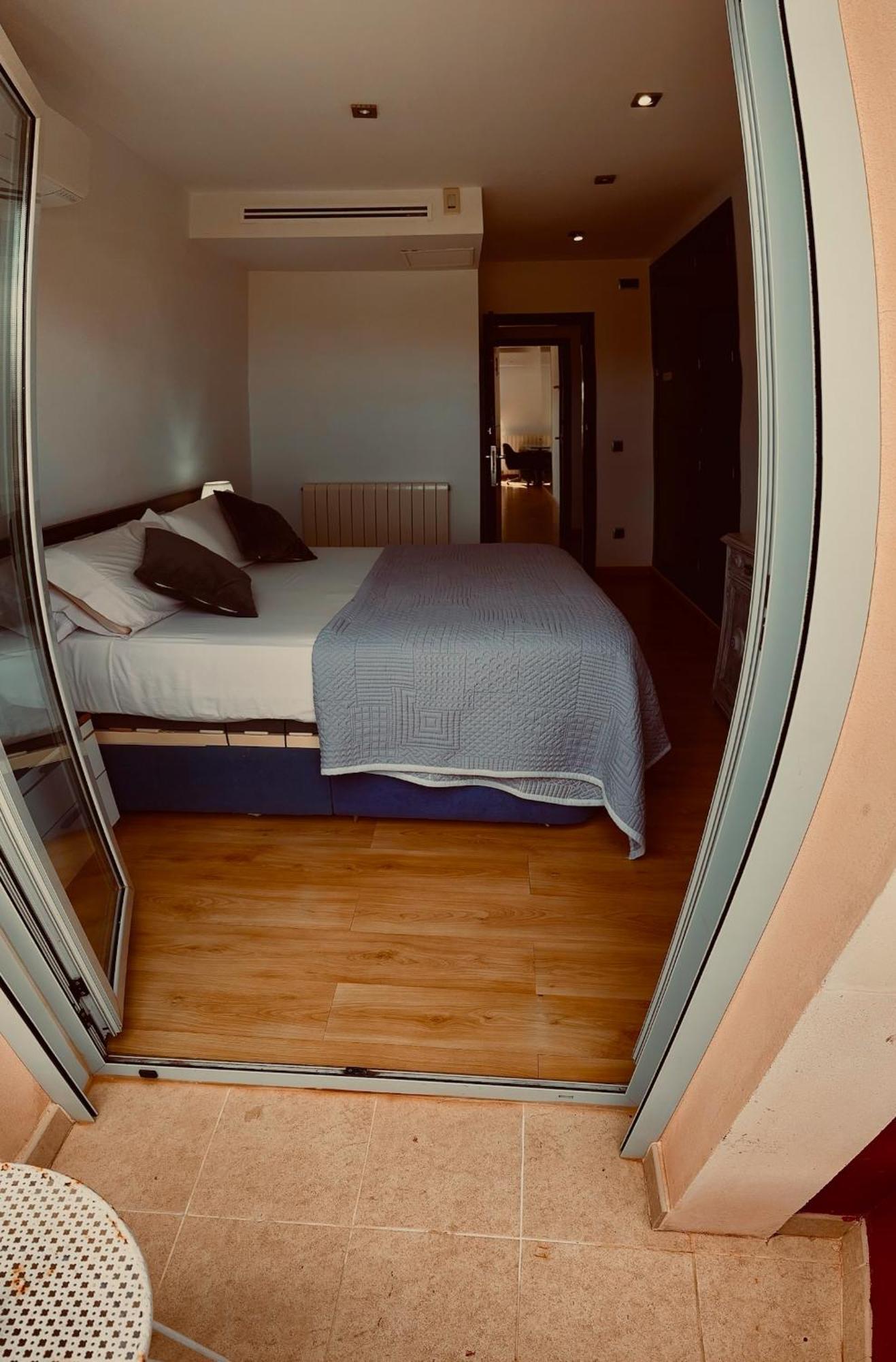 Red House Bed & Breakfast Лукмахор Екстериор снимка