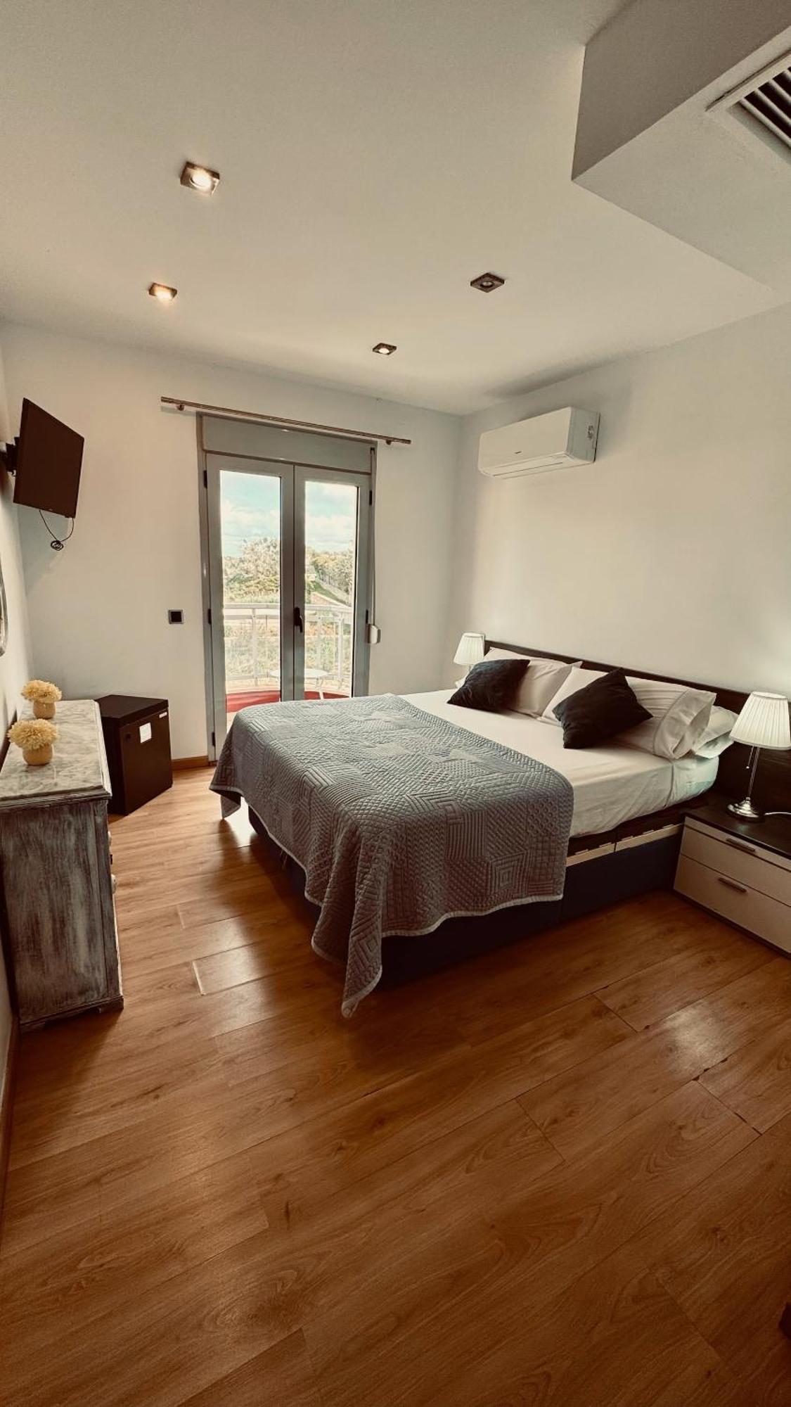Red House Bed & Breakfast Лукмахор Екстериор снимка