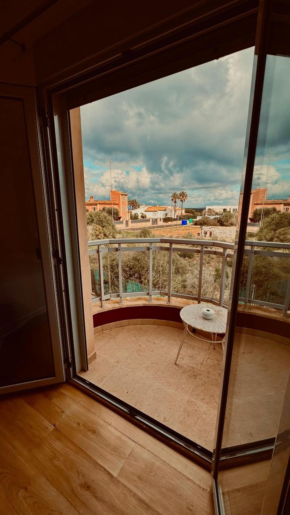 Red House Bed & Breakfast Лукмахор Екстериор снимка