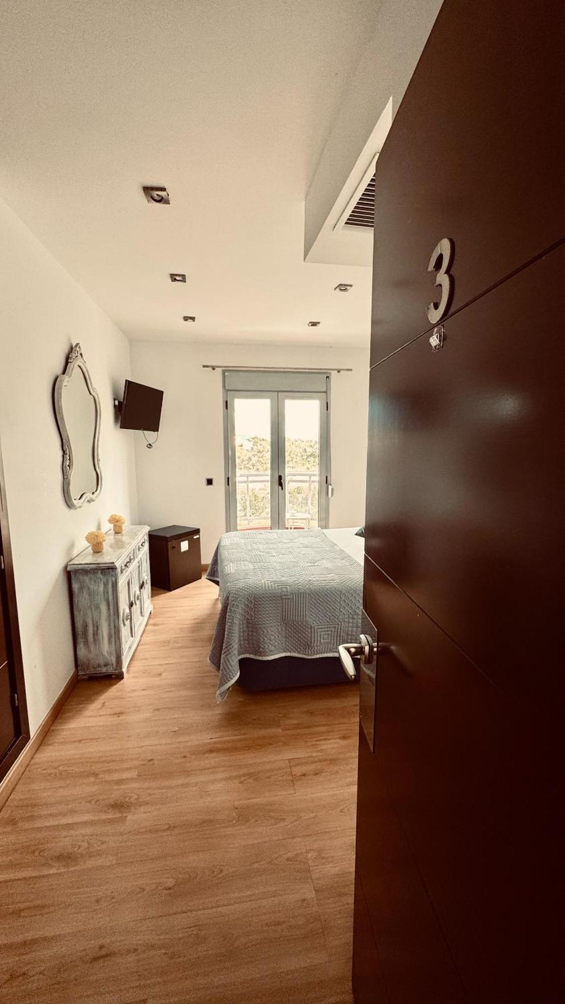 Red House Bed & Breakfast Лукмахор Екстериор снимка