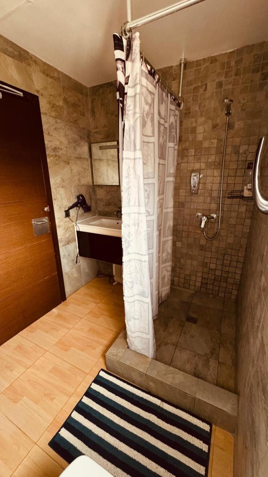 Red House Bed & Breakfast Лукмахор Екстериор снимка